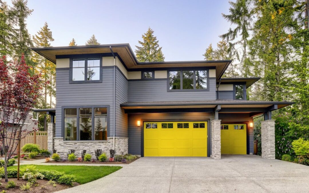 The Perfect Overhead Garage Door According to Your Architecture